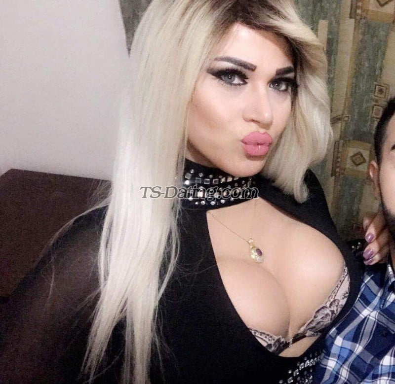 shemale model Noga in Beirut