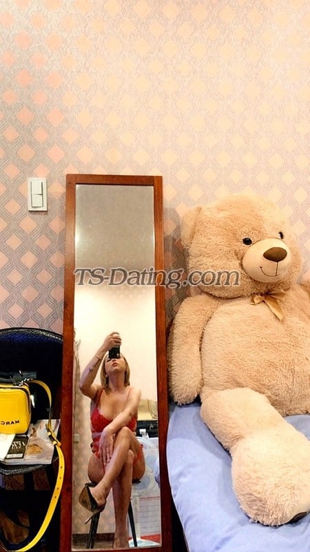 shemale model ASIAN RURU in Milan