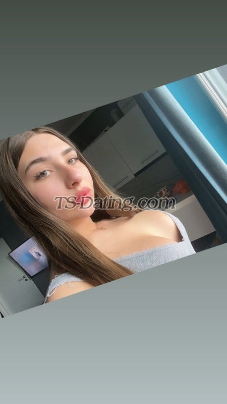 shemale model Alexandra in Bucharest