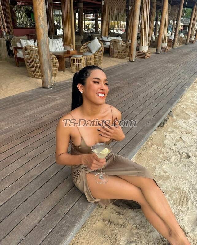 shemale model Hottie Mika in Phuket