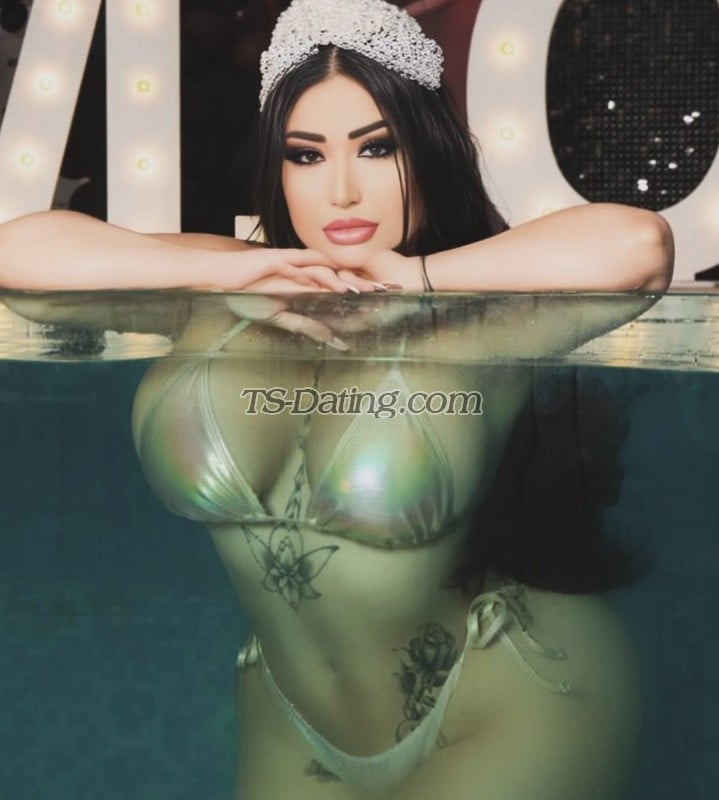 shemale model Alexandra in Istanbul