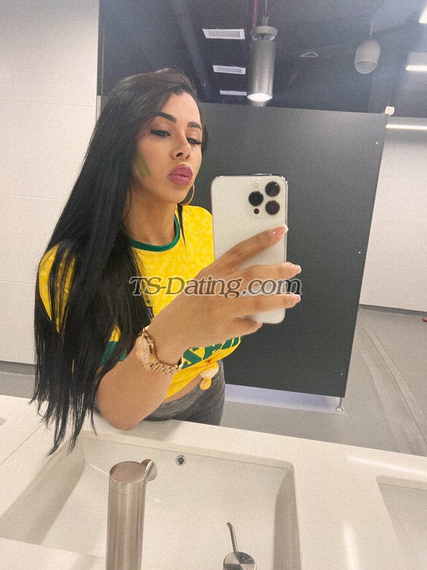 shemale model Ary XXL in Barcelona