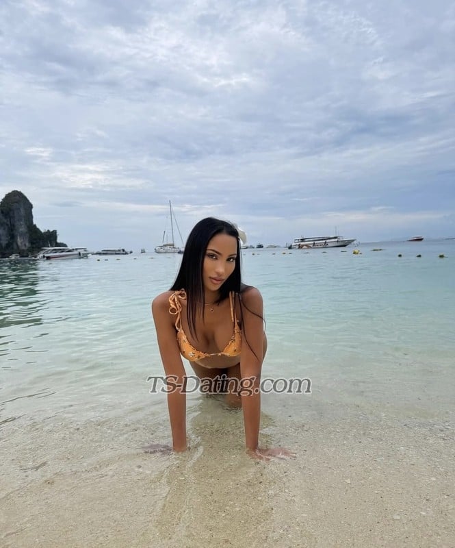 shemale model Asia in Barcelona