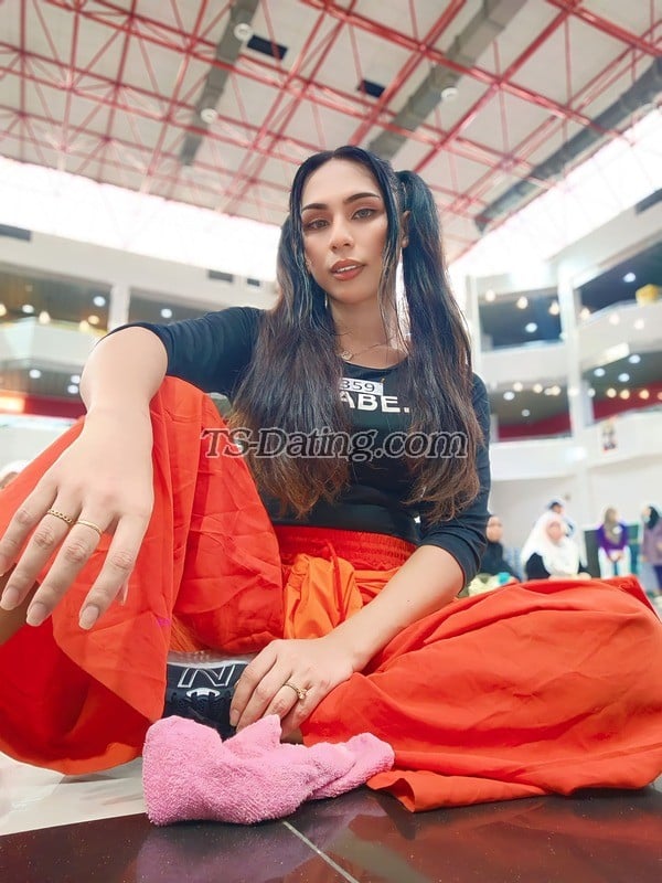 shemale model Baby Kenanga in Johor Bahru