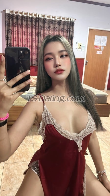 shemale model Bella in Pattaya