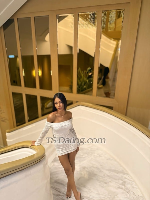 shemale model Benz in Phuket