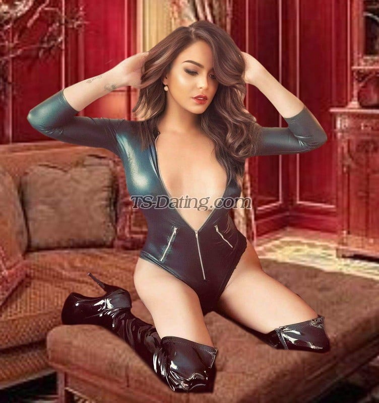 shemale model Queen in Dubai