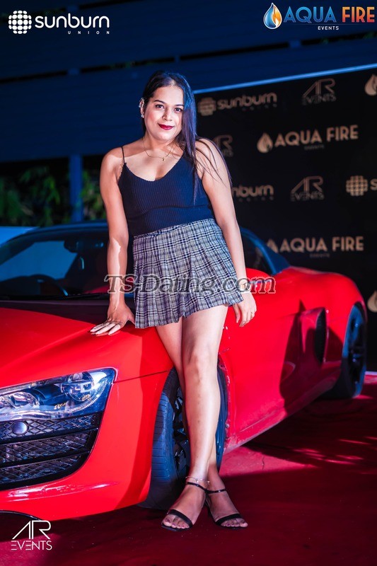 shemale model Bong Girl Rupa in Bangalore