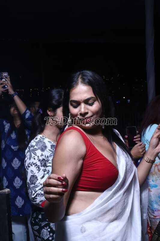 shemale model Bong Girl Rupa in Bangalore