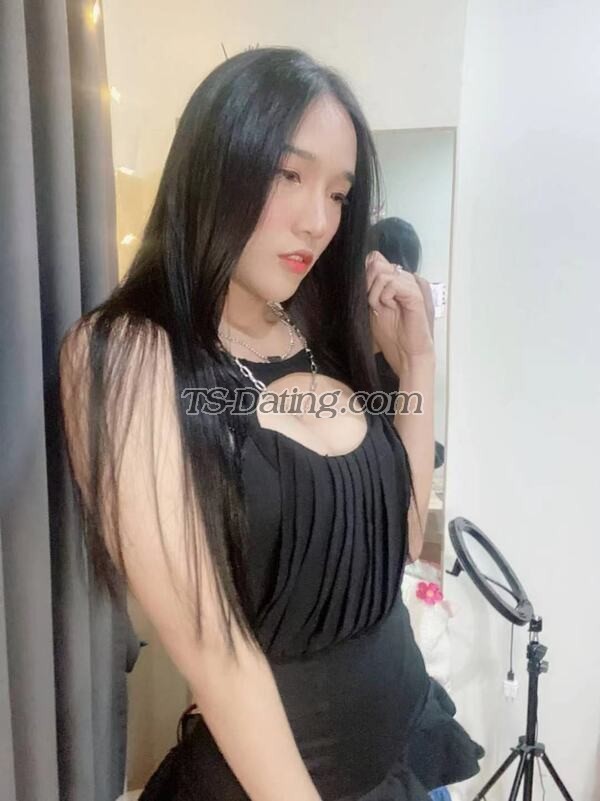 shemale model Jenny in Beijing