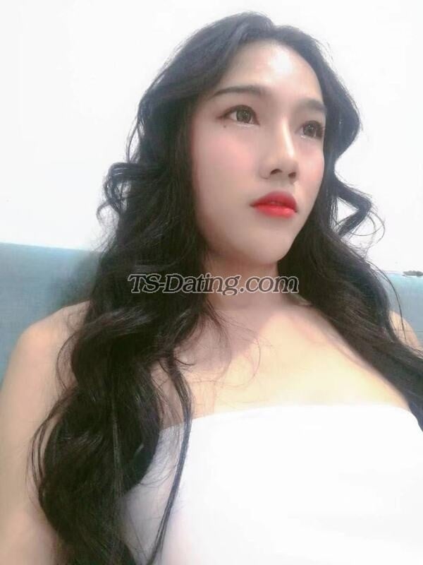shemale model Jenny in Beijing