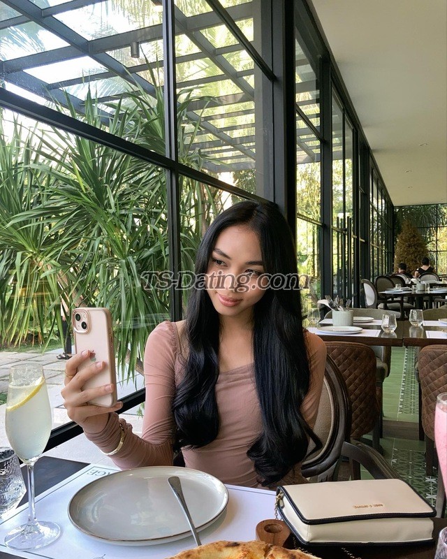 shemale model Ariana in Sydney