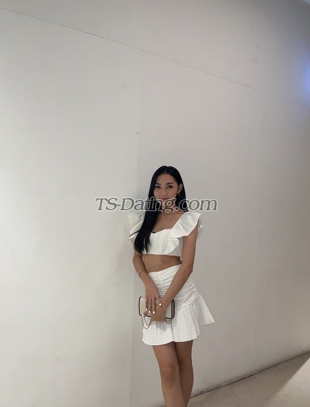 shemale model Ariana in Sydney