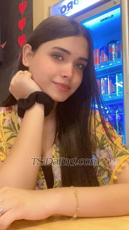 shemale model Daisy in Delhi