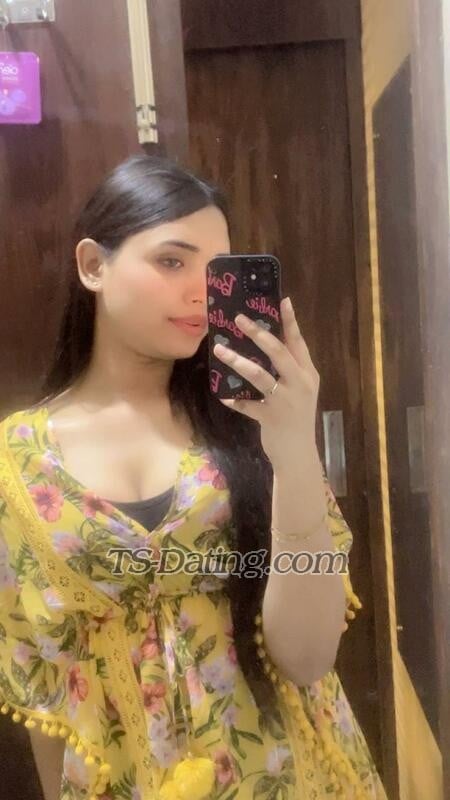 shemale model Daisy in Delhi