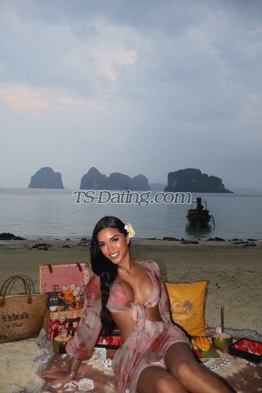 shemale model Peerawat ice in Pattaya