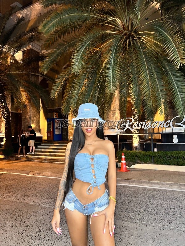 shemale model Peerawat ice in Pattaya