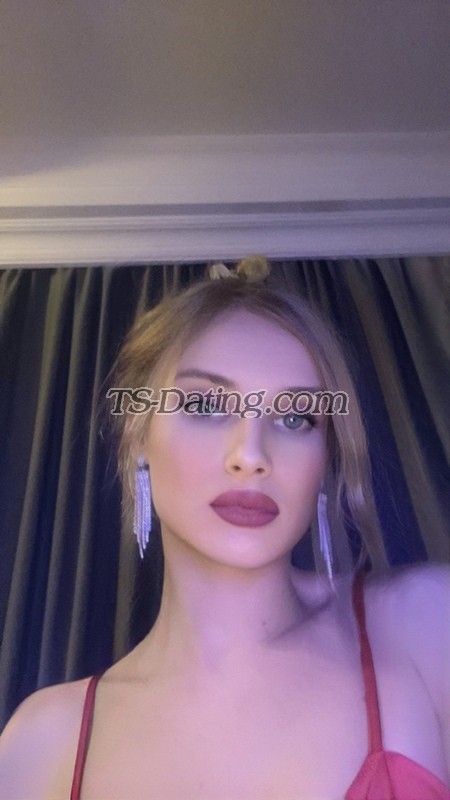 shemale model Duru in Istanbul