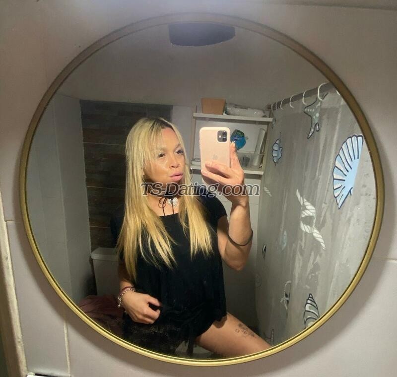 shemale model Jazmin Candy in Buenos Aires