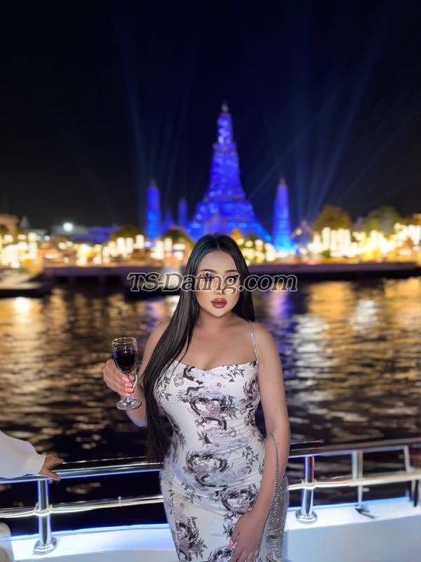 shemale model Jessica in Abu Dhabi