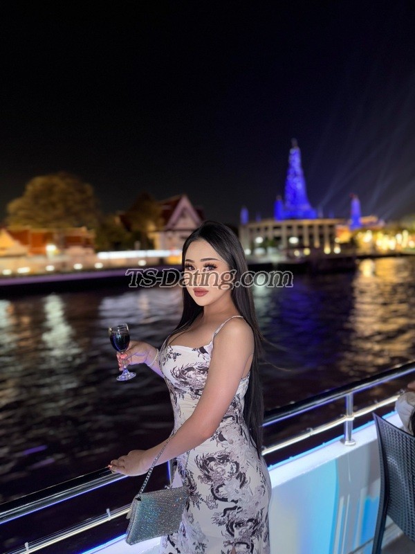 shemale model Jessica in Abu Dhabi