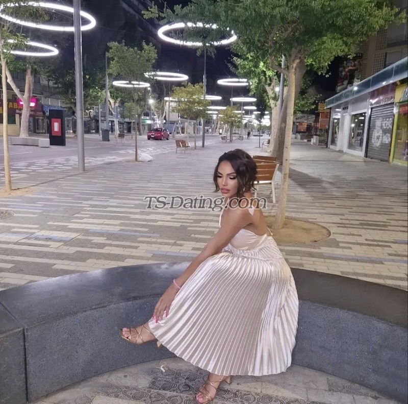 shemale model Kathy in Valencia