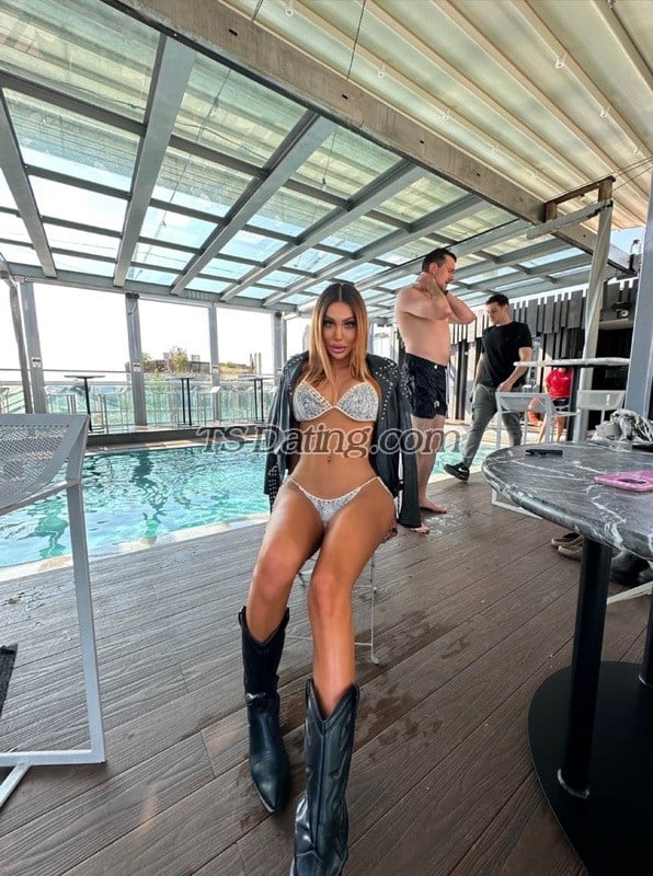 shemale model Kesy in Nice