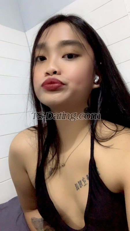 shemale model Kim in Osaka
