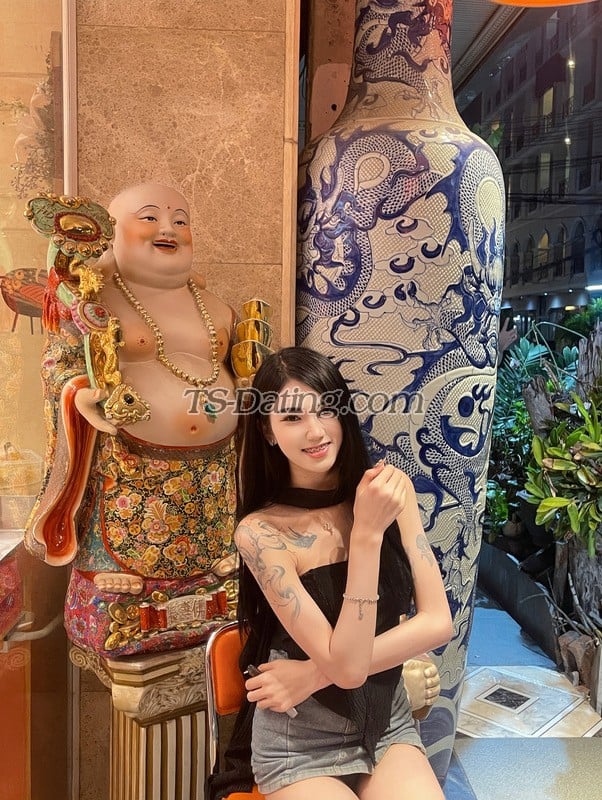 shemale model Moji in Pattaya 