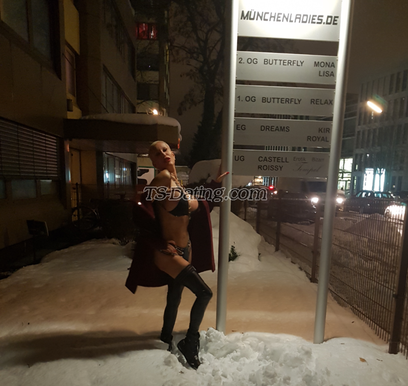 shemale model ANNA LATINA XXL in Munich