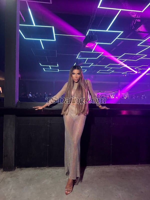 shemale model Maria Flavia Ts in Dubai