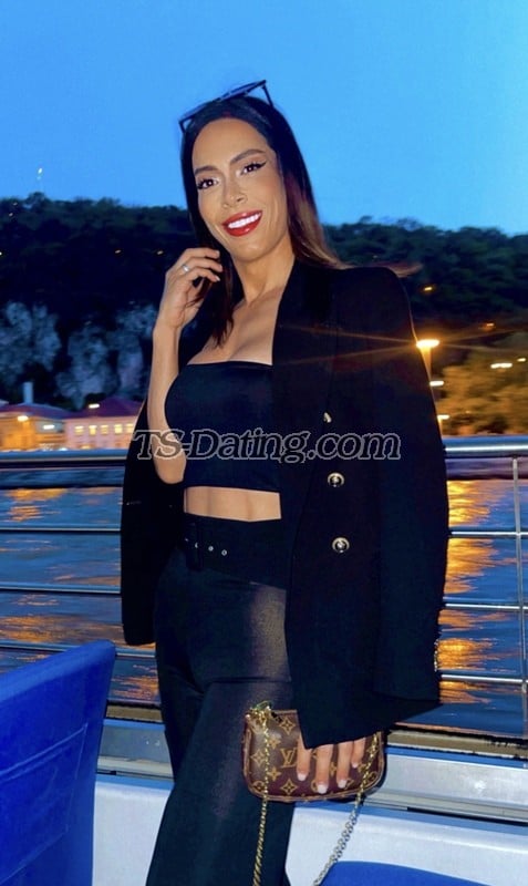 shemale model Maysa Brasil in Prague