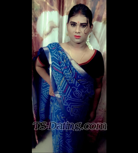 shemale model Big boobs and active cock genuine shemale in Chennai