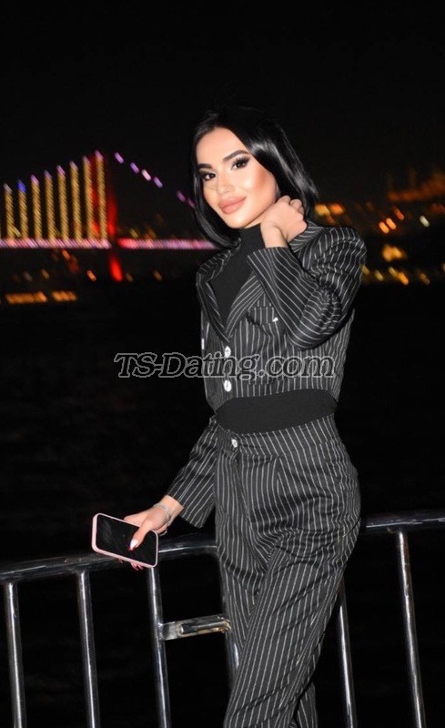 shemale model Milana in Istanbul