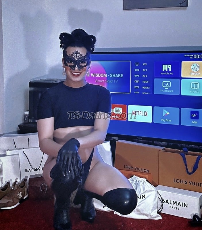 shemale model MistressYve in Dubai