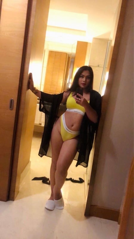 shemale model Mixylee in Delhi