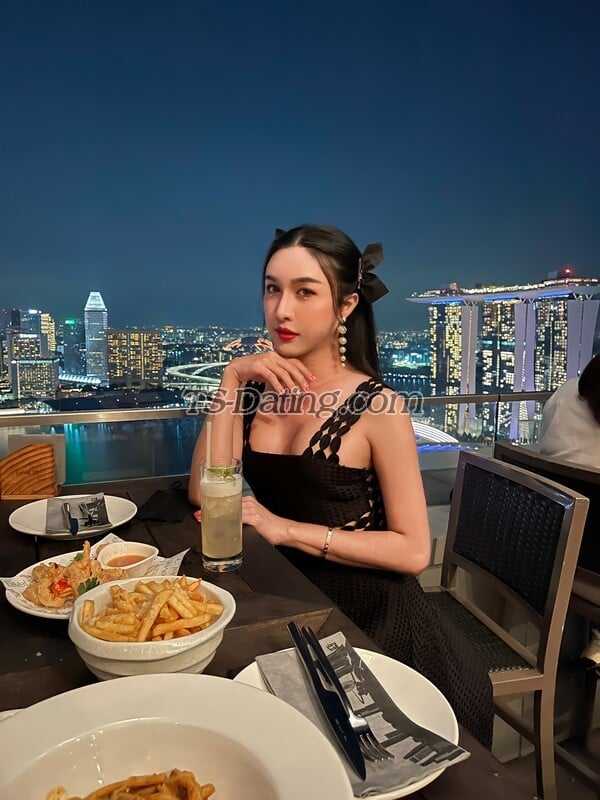 shemale model sky in Tokyo