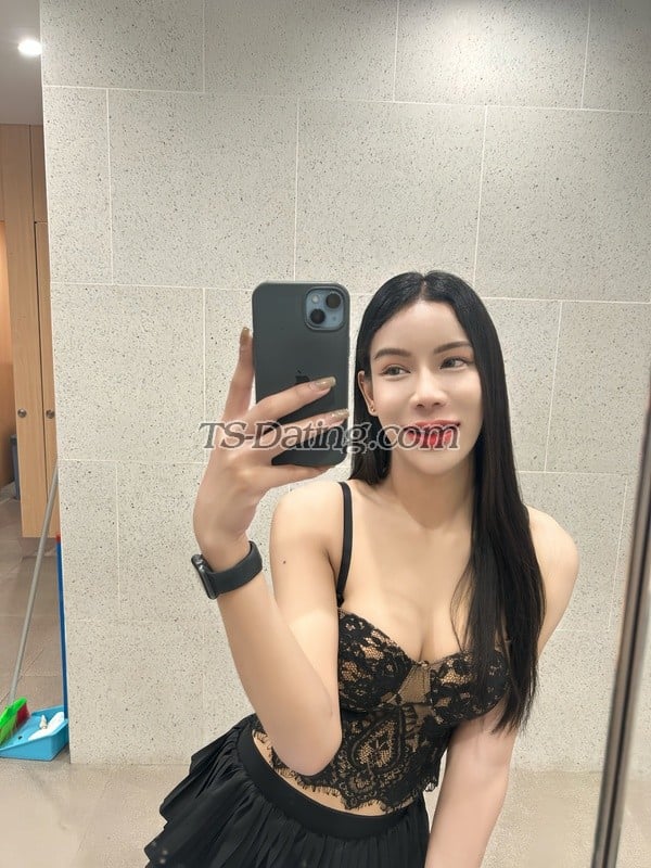 shemale model Pinky in Pattaya