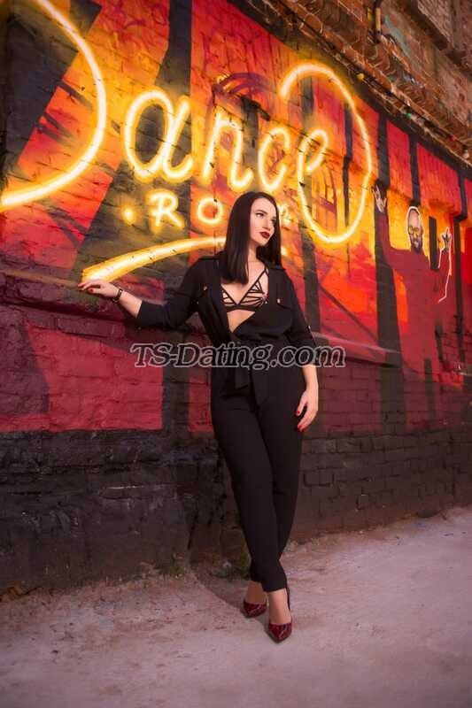 shemale model QueenAnna in Tel Aviv