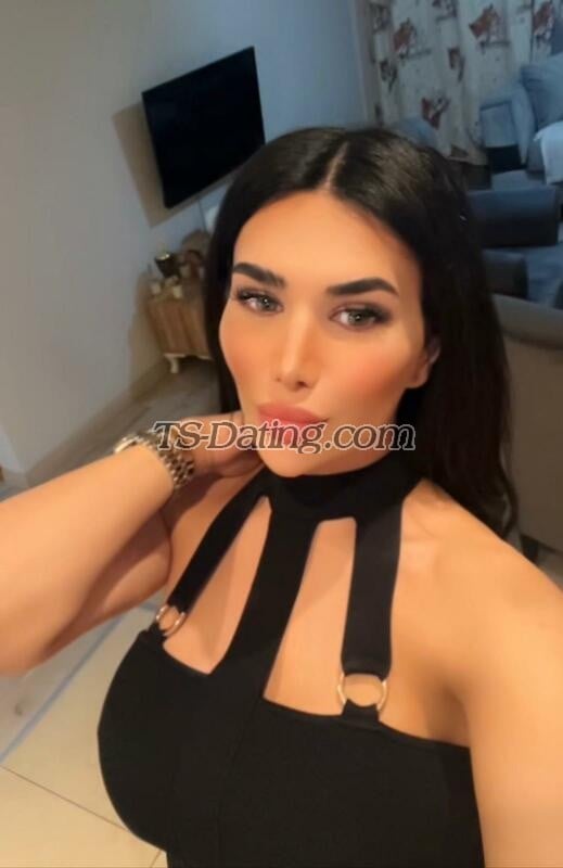 shemale model Ruby in Istanbul