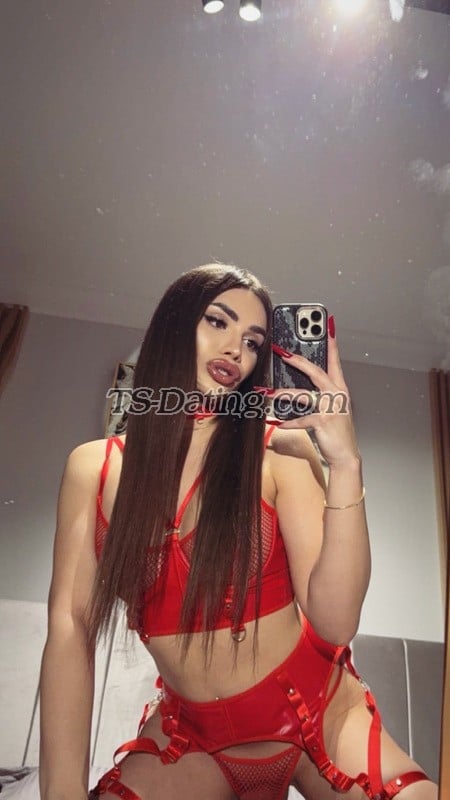 shemale model RuxiTs in Bucharest