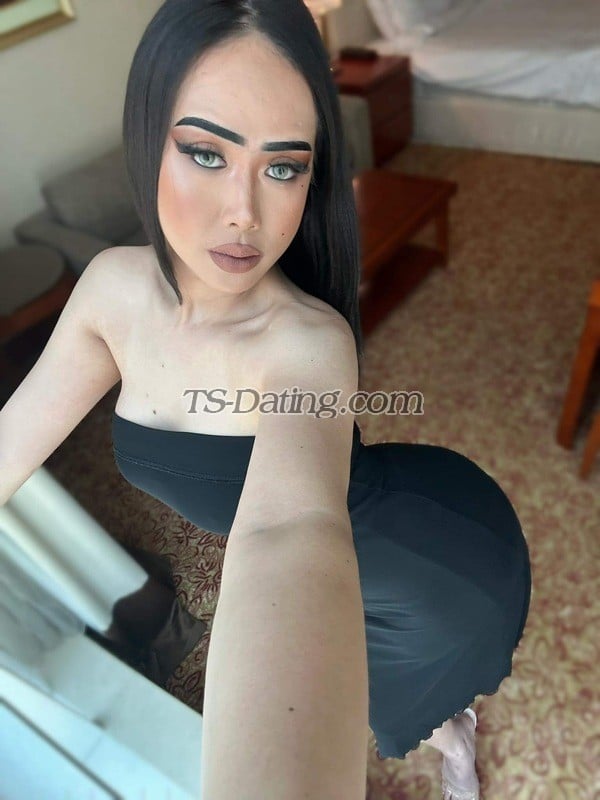 shemale model  in Abu Dhabi