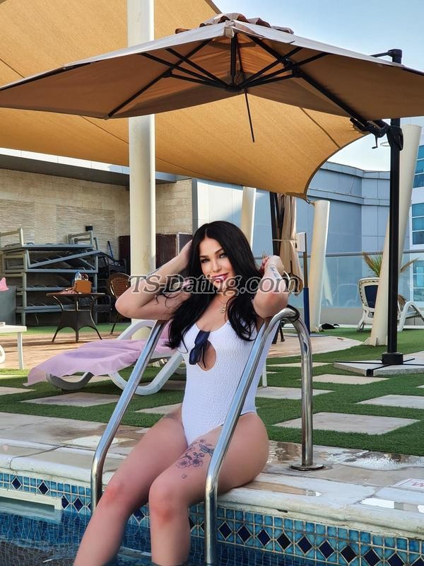 shemale model SARAH in Dubai