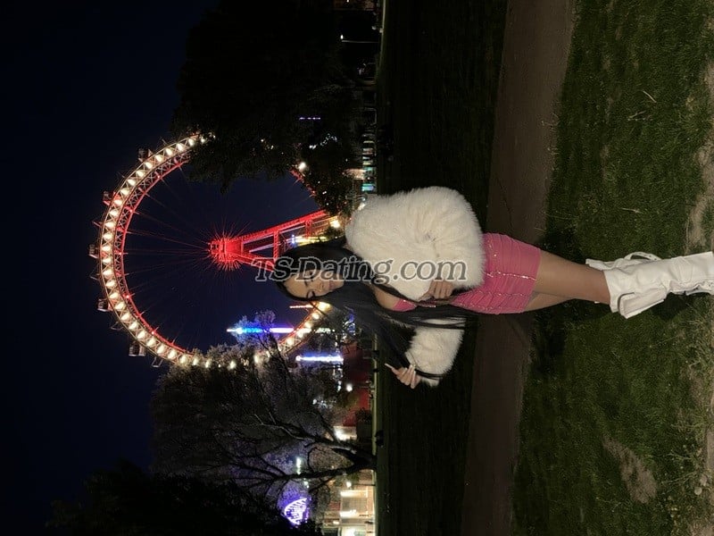 shemale model Scarlett in Vienna