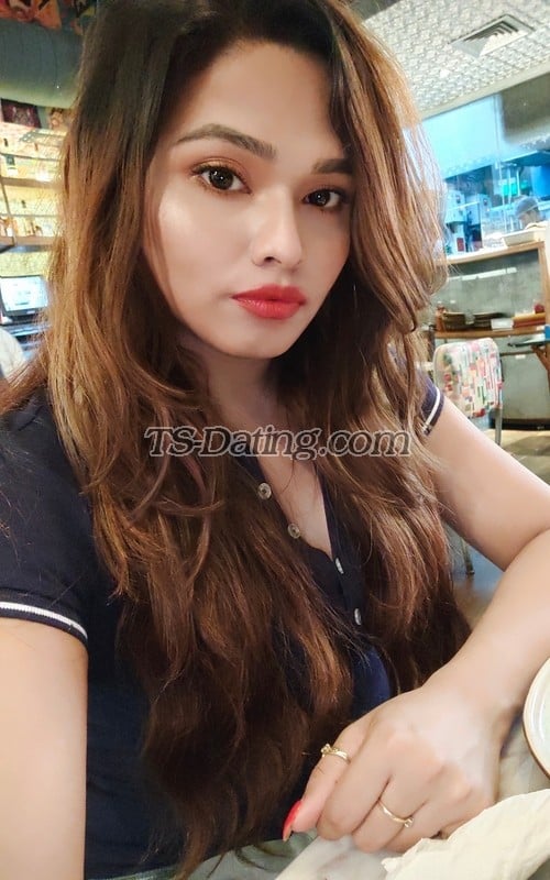 shemale model Jiya Roy in Bangalore