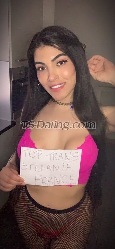 shemale model Stefanie top trans in Lyon