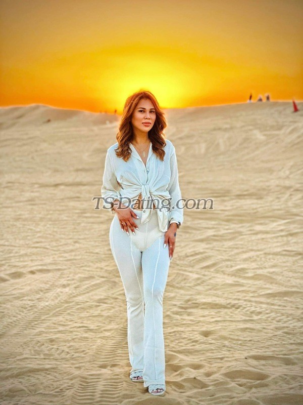 shemale model Jen in Dubai
