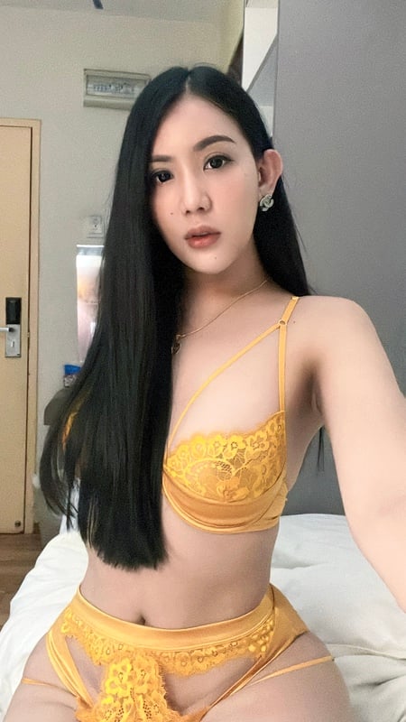 shemale model AYESHAA in Petaling Jaya