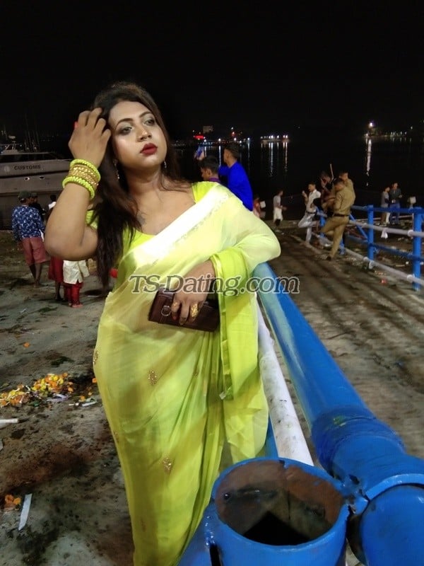 shemale model Tanisharoy in Bangalore