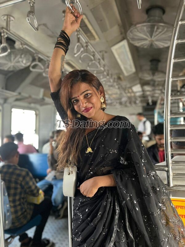 shemale model Tarana begam in Mumbai